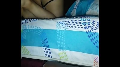 æˆ‘ä¼šç»™ä½ ä½ çš„è”ç³»æ–¹å¼ï¼Œä»¥ä¾¿ä¸Žå¥¹ä¸€èµ·å½•éŸ³ã€‚